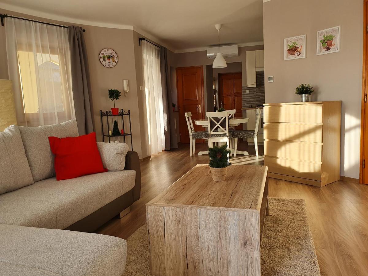 Pannonia Apartman Esztergom Luaran gambar