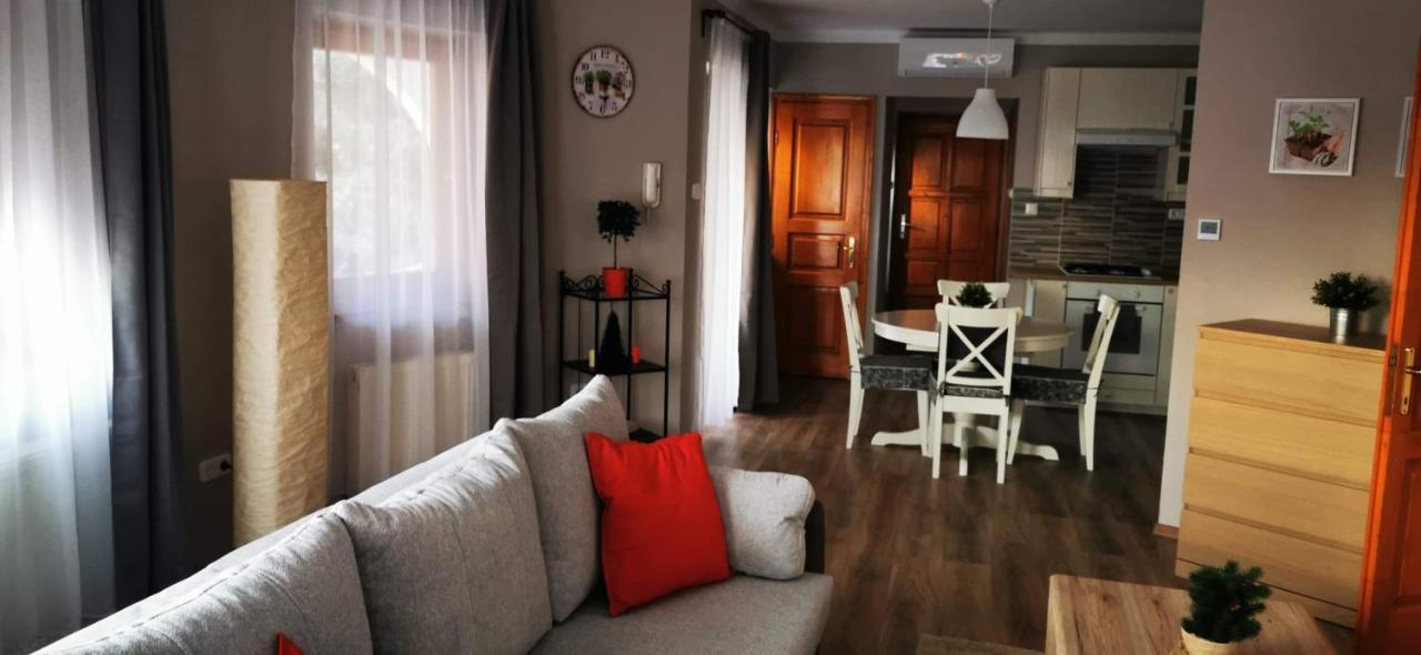 Pannonia Apartman Esztergom Luaran gambar