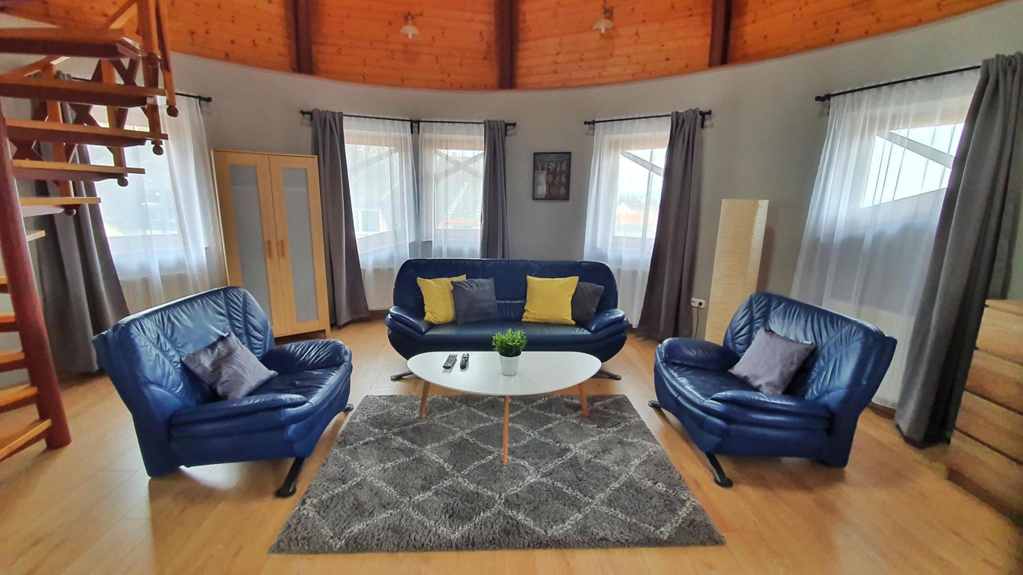 Pannonia Apartman Esztergom Bilik gambar