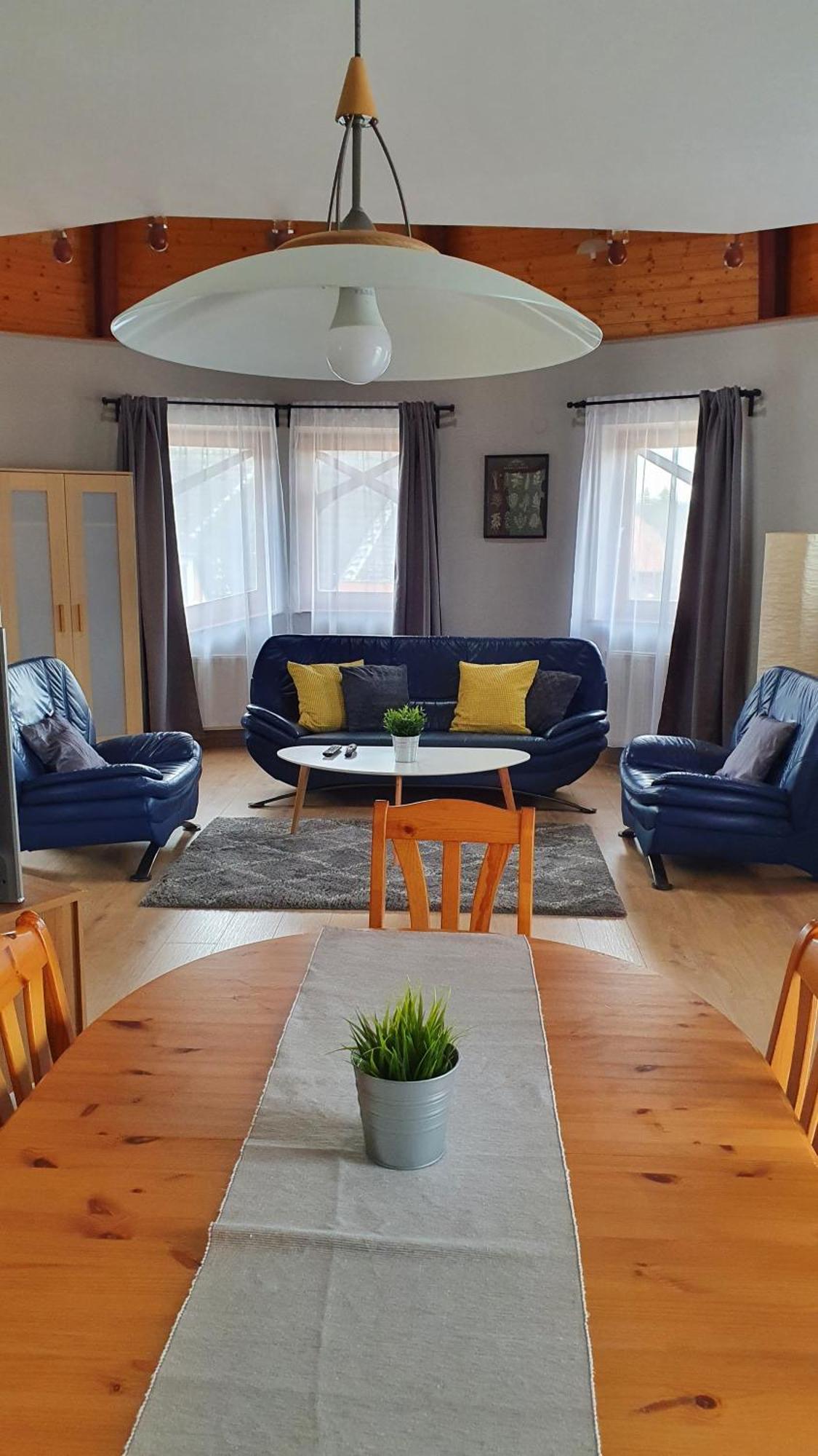 Pannonia Apartman Esztergom Bilik gambar