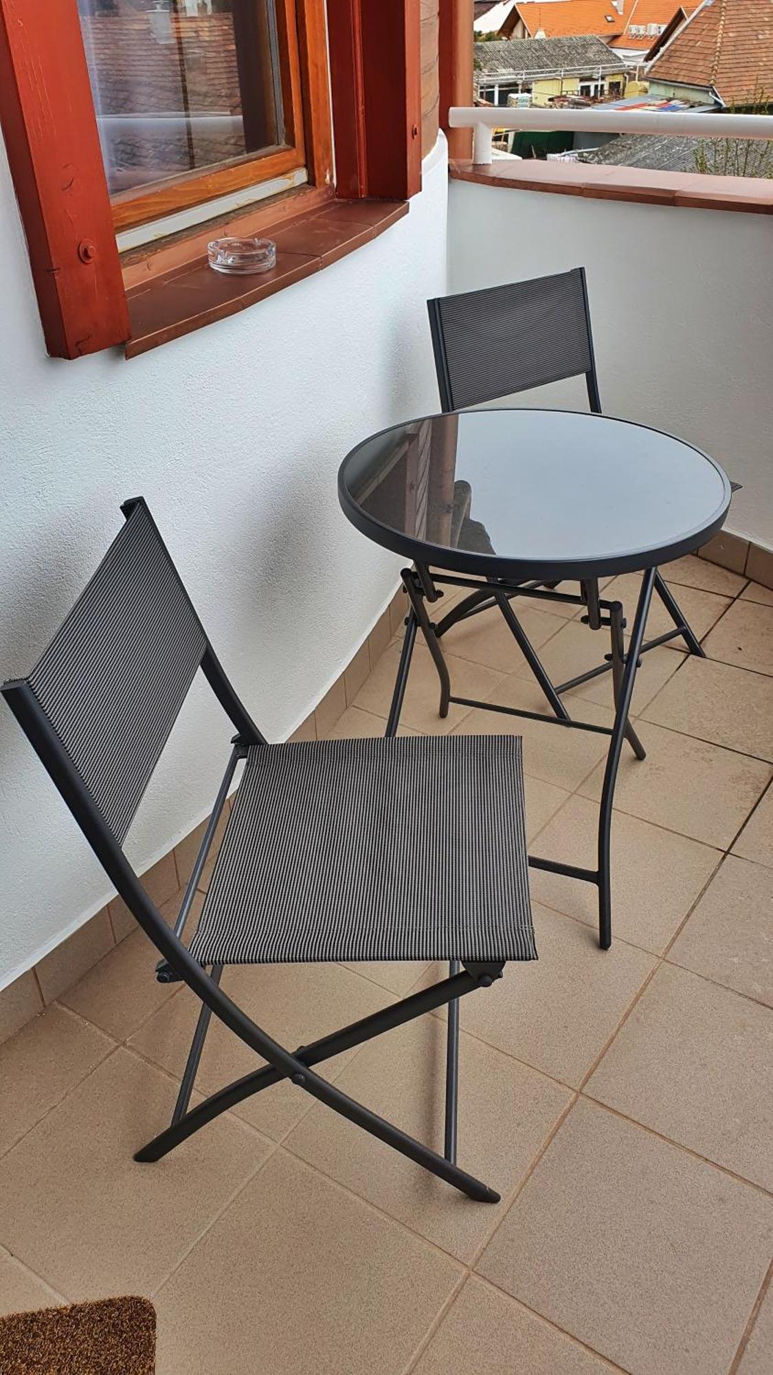 Pannonia Apartman Esztergom Bilik gambar