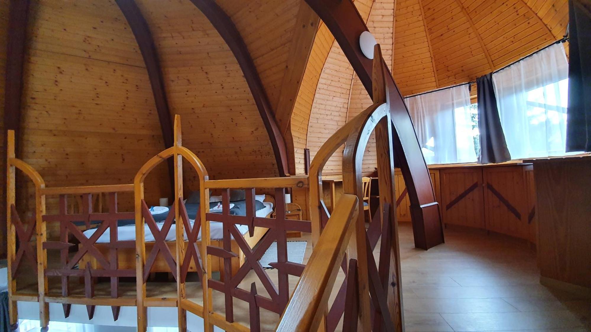 Pannonia Apartman Esztergom Bilik gambar