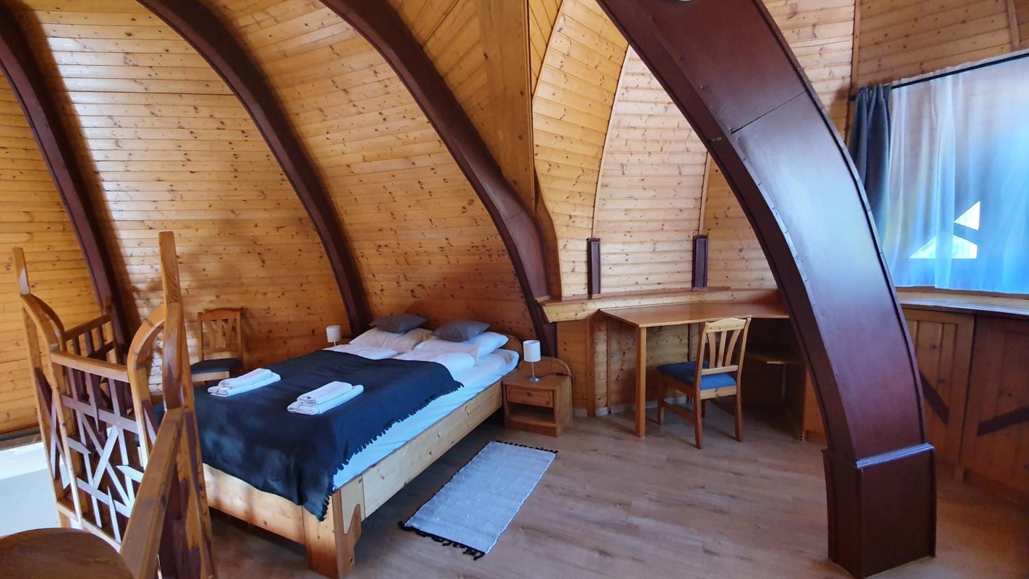 Pannonia Apartman Esztergom Bilik gambar