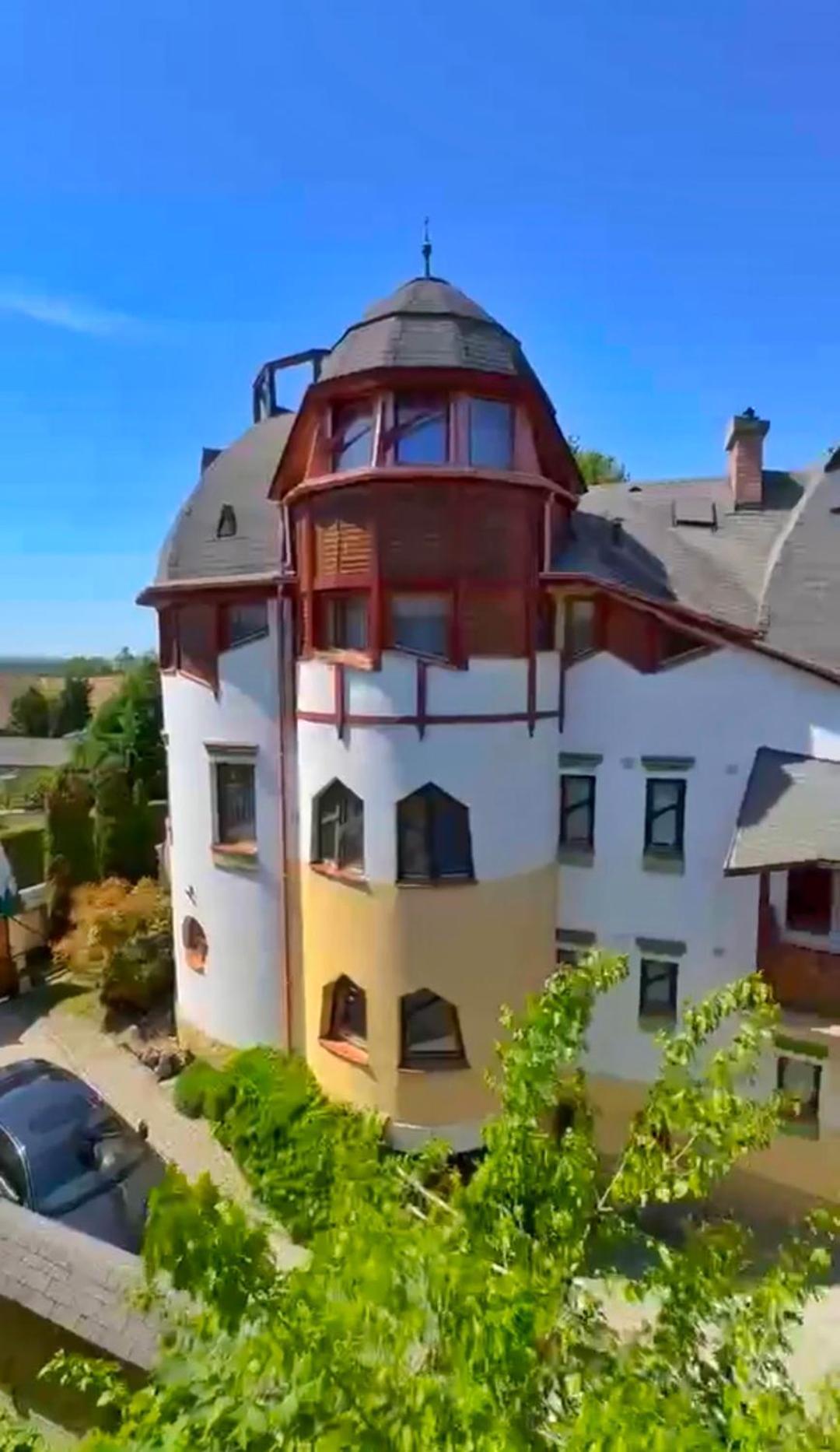 Pannonia Apartman Esztergom Luaran gambar